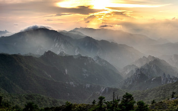 용아장성의 저녁놀