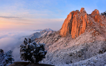 도봉산 선인봉의 폭설내린 아침