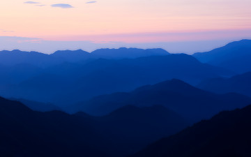 6월29일  두타산의 여명