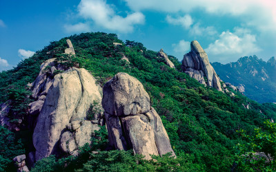 기차바위에서 본 우이암...