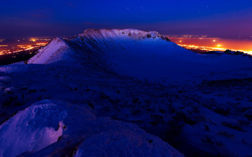 동릉 정상에서-