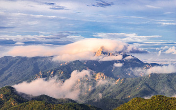 구름모자 쓴 북한산