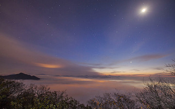 예빈산 운해위로