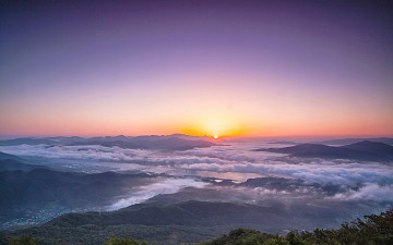 장군봉의 늦어가는 추색