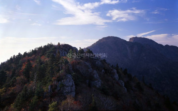 지리산의 삼봉을 보다.