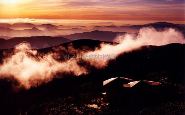 덕유산장의 아침