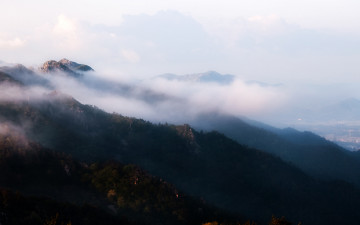 불썬봉을 넘는 운해?