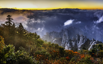 내설악 용아장성의 가을 서녘