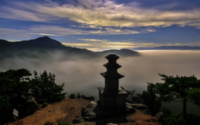 달빛에 빛난 용장사지 석탑