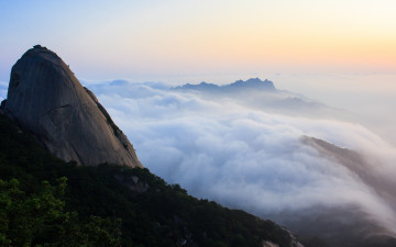 오봉과 도봉산이 보인다.
