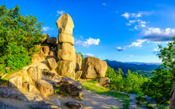 명마산 장군바위